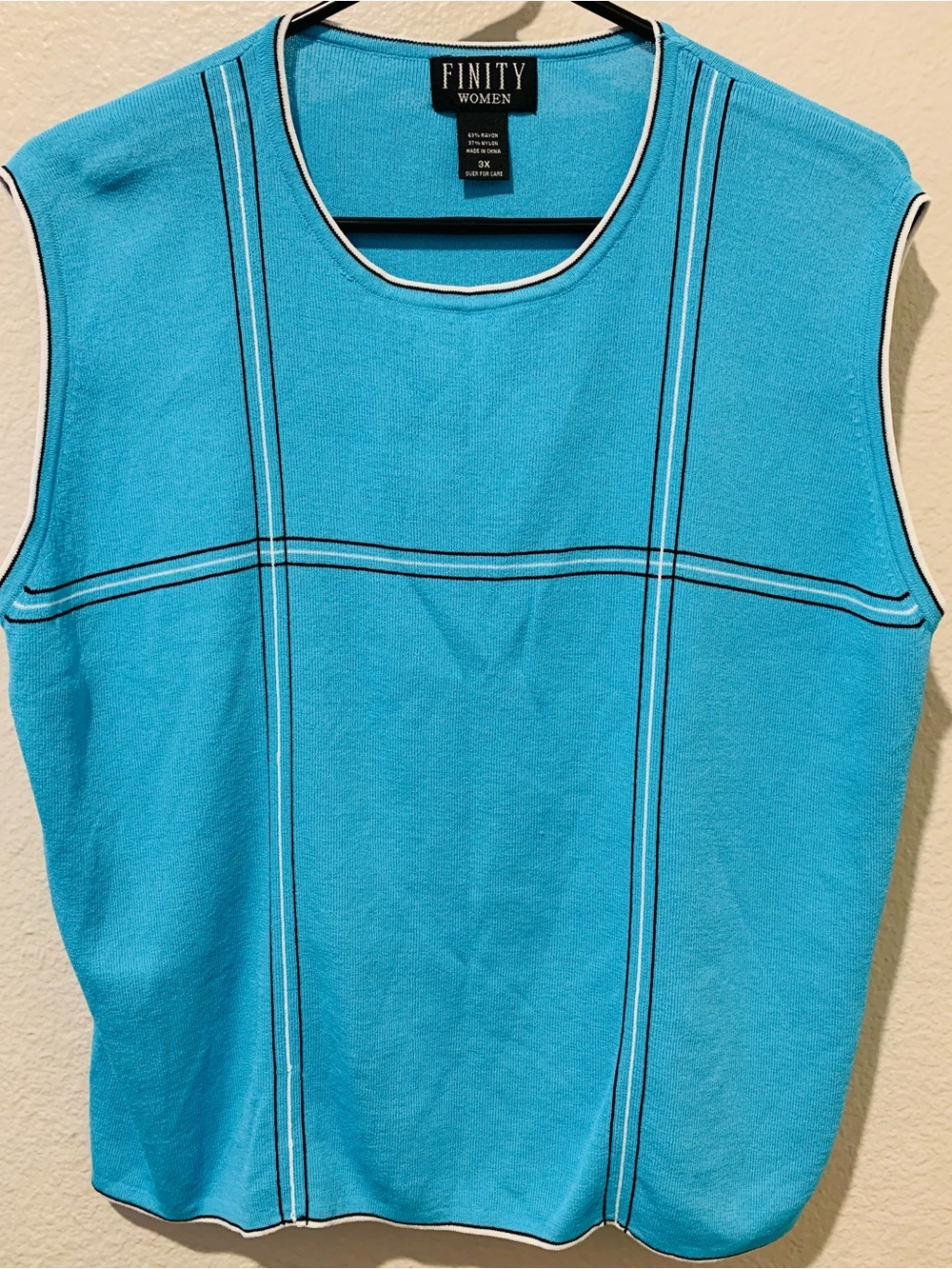 FINITY Women’s Teal sleeveless blouse